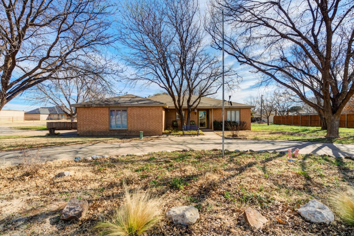 10701 LYNNHAVEN AVE, LUBBOCK, TX 79423, photo 1 of 47