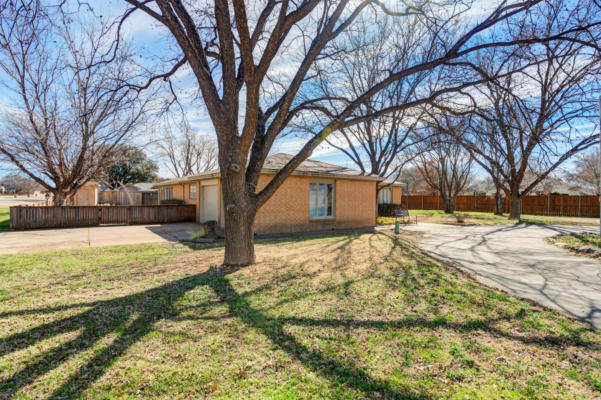 10701 LYNNHAVEN AVE, LUBBOCK, TX 79423, photo 3 of 47