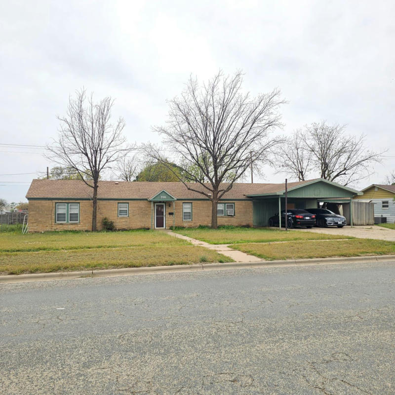 706 E BUCKLEY ST, BROWNFIELD, TX 79316, photo 1 of 11